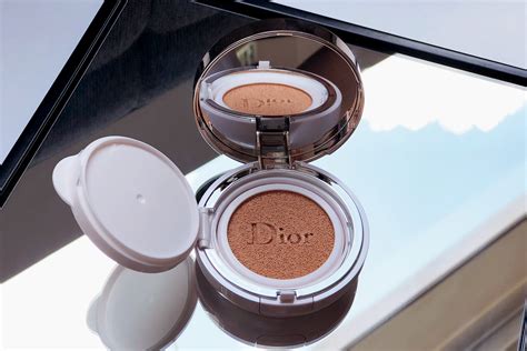 dior dream skin moist and perfect cushion review|Dior dreamskin cushion 000 review.